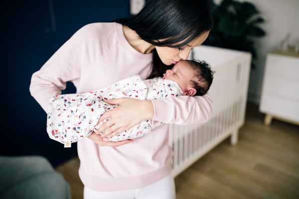 Ergobaby Original Swaddler Hello Kitty - Head In The Clouds